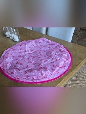 Circular interactive toy bag / play tunnel.